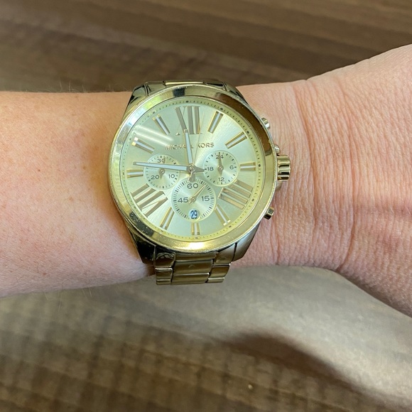 Michael Kors Gold Watch - Picture 4 of 7